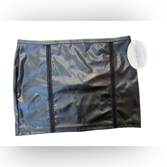 OutX Out X Faux Black Leather Peek A Boo Mini Skirt NWT SzSm Made in Italy - Picture 2 of 9